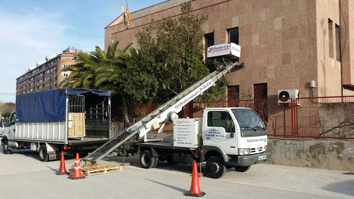 Plataformas Levante - Grúas de elevación por fachada para Material Reformas y Muebles