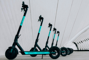 99 Vatios Taller reparación y alquiler de patinetes eléctricos en Valencia