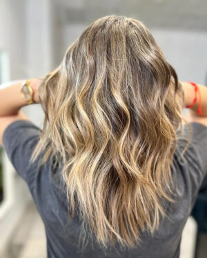 Peluqueria Trendy estilistas Balayage, alisados, Olaplex y Davines