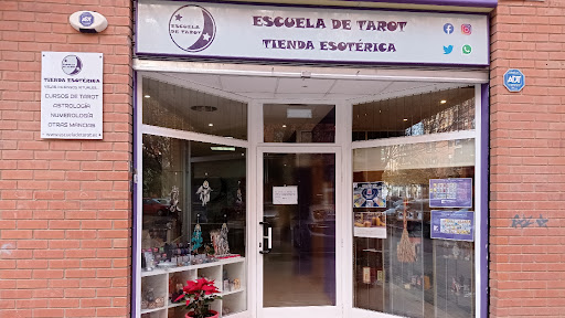 ESCUELA DE TAROT Y TIENDA ESOTÉRICA