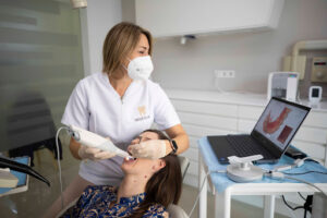 Clínica Dental Doctores Segovia en Valencia