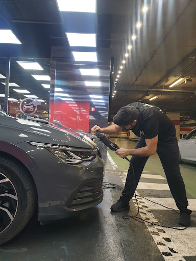 Alvato AV. FRANCIA Lavado de Coches BRILLANTE en El Corte de Avenida Francia en Valencia