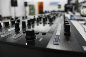 Superbass Audio Audio · Sonido · Iluminación Cursos Dj en Valencia