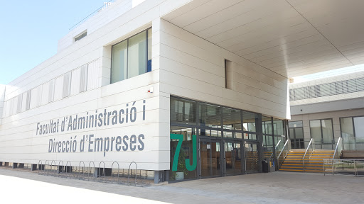 UPV - Facultad de Administración y Dirección de Empresas ADE