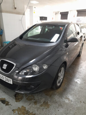Deluxe car wash