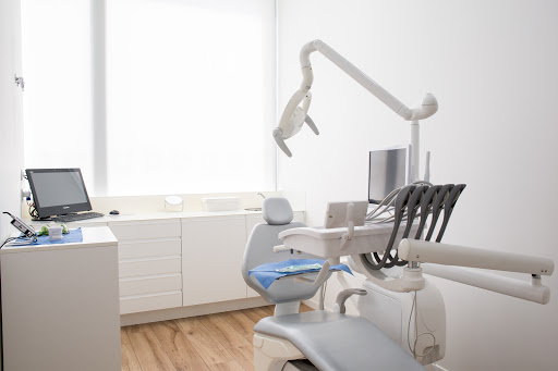 Implant Clinics