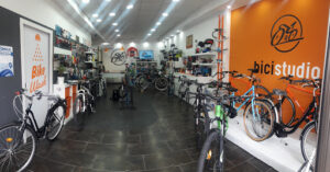 Bicistudio. Taller de bicicletas. 26 años de experiencia.