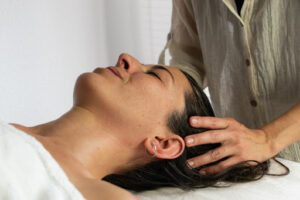 Laia Riba. Fisioterapia Holística, Masajes, Reflexología Podal y Yoga. Terapeuta capacitada en LNT
